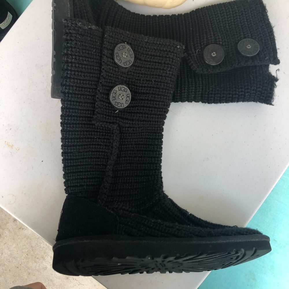 BLACK KNIT UGGS